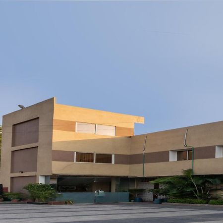 Oyo 79233 Hotel Hive Stays Kochi Ngoại thất bức ảnh