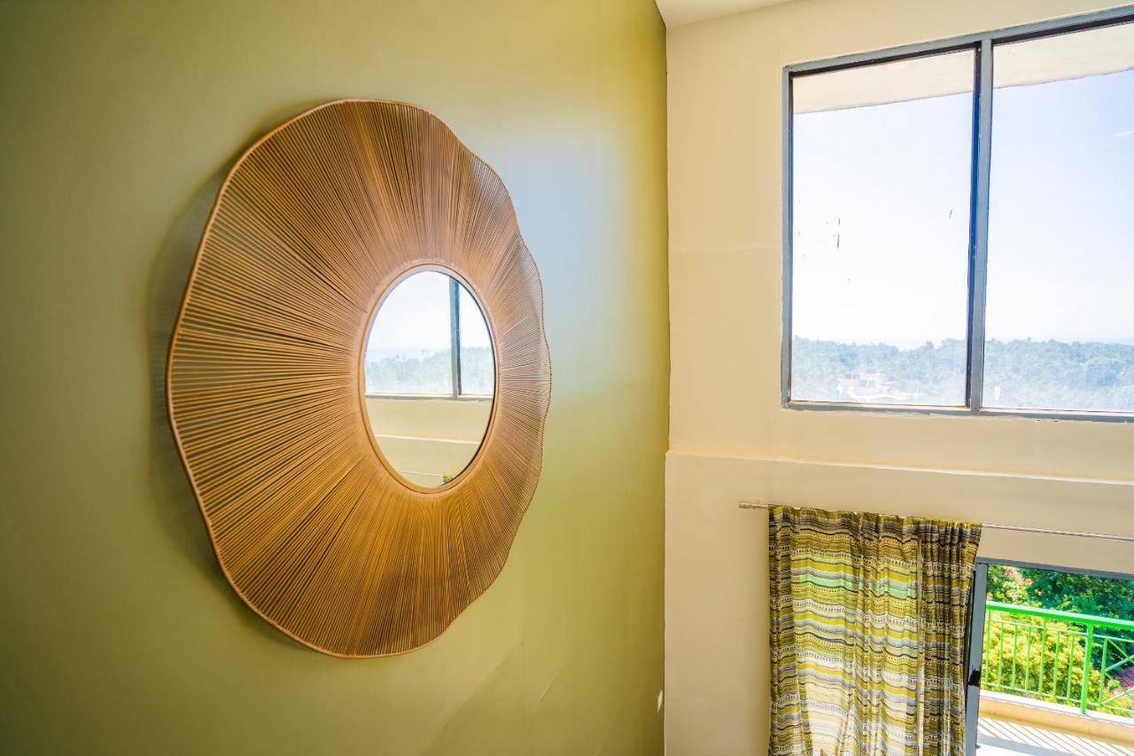 Oyo 79233 Hotel Hive Stays Kochi Ngoại thất bức ảnh